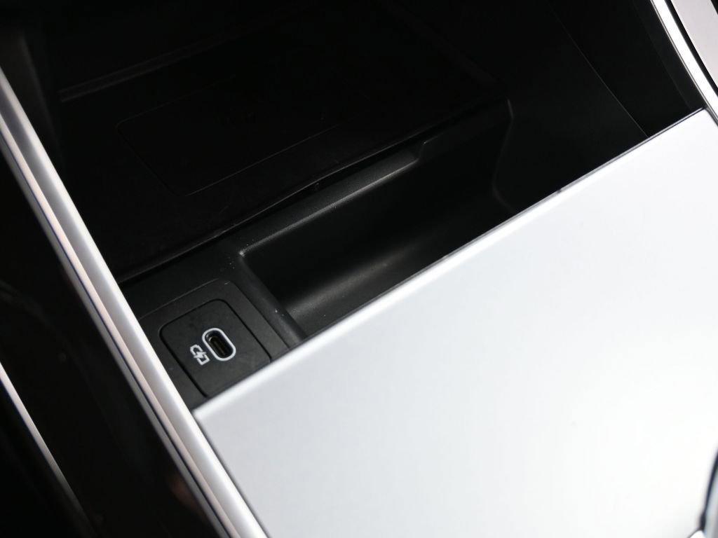 Used 2024 Land Rover Range Rover Evoque S image 44