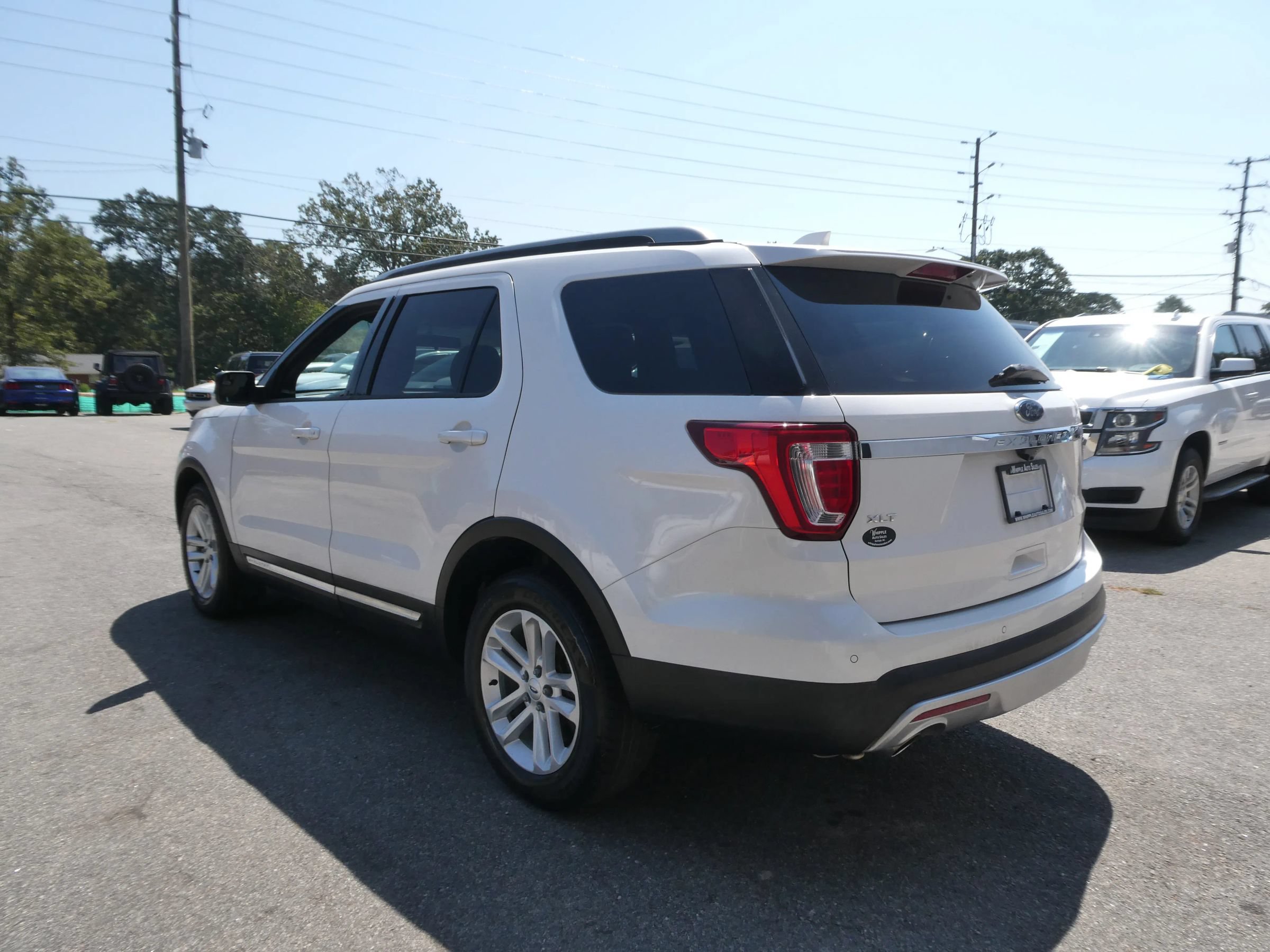 Used 2017 Ford Explorer XLT FWD image 8