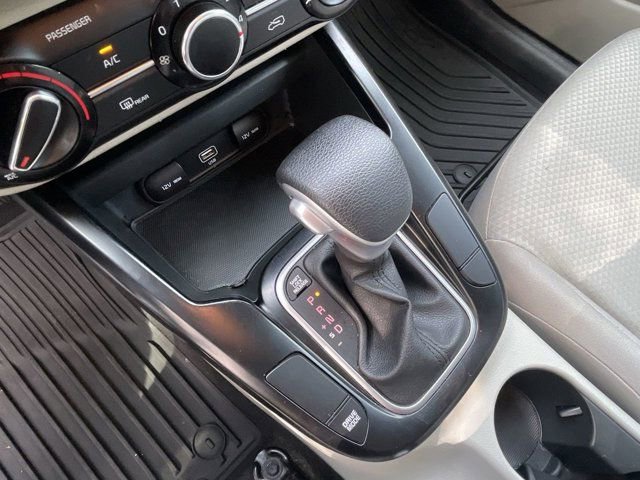 Used 2020 Kia Soul LX FWD image 22
