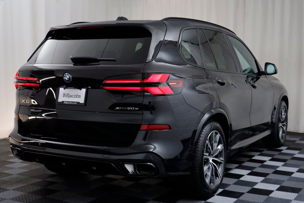 New 2026 BMW X5 xDrive50e w/ M Sport Package AWD/4WD image 17