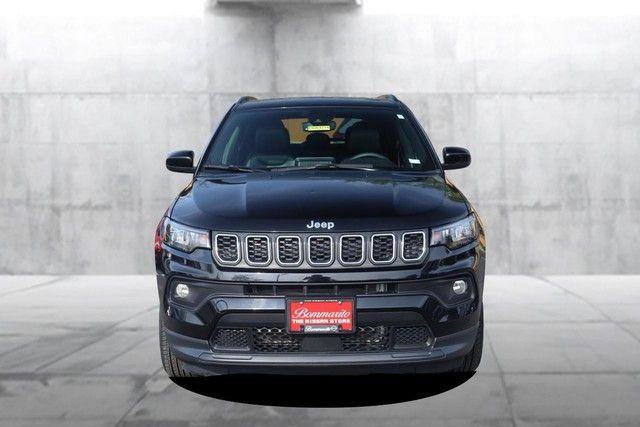 Used 2025 Jeep Compass Latitude w/ Sun & Sound Group image 4