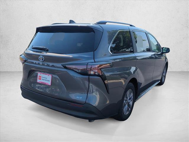Certified 2025 Toyota Sienna XLE FWD image 5