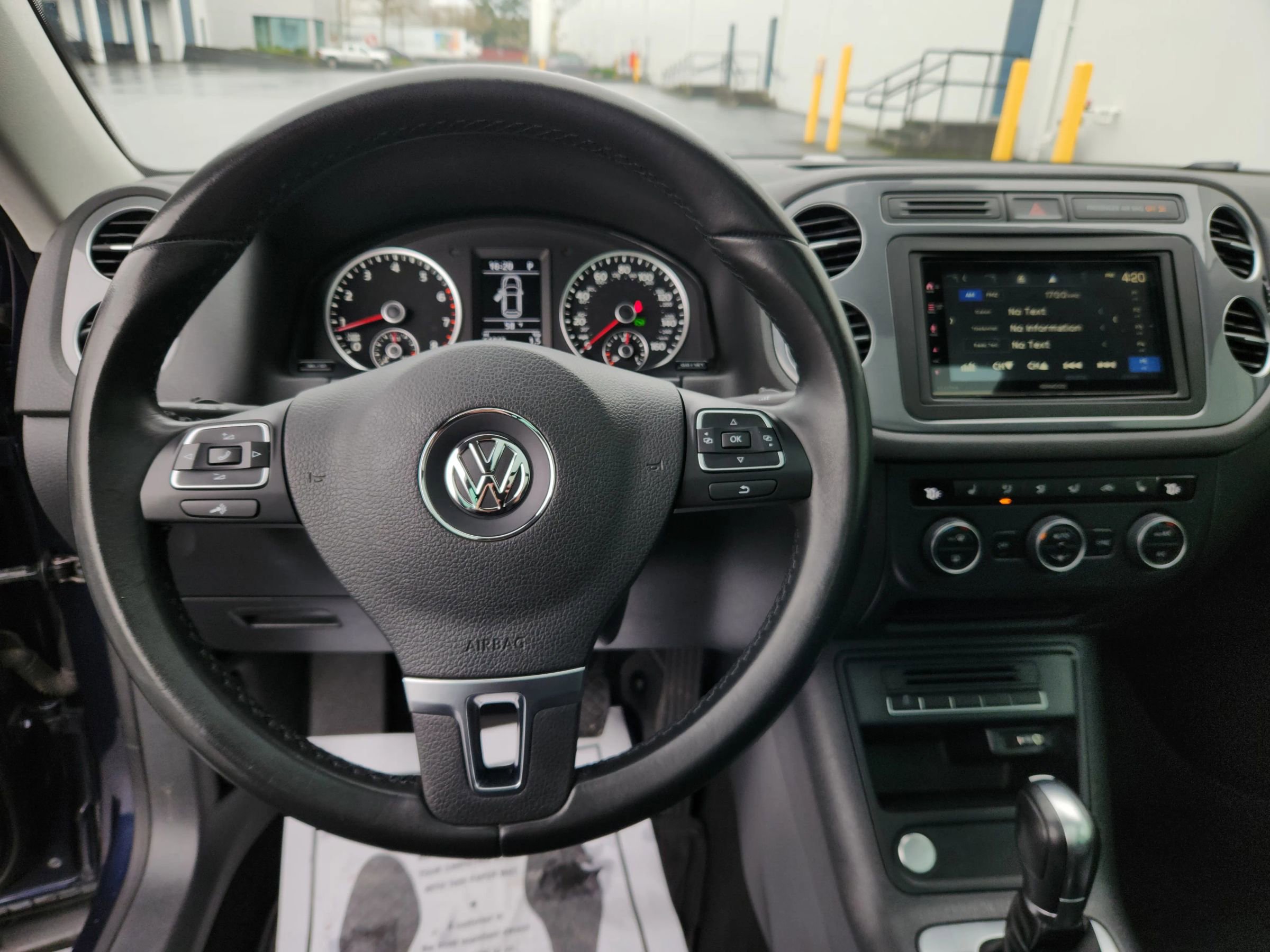 Used 2016 Volkswagen Tiguan SEL image 10