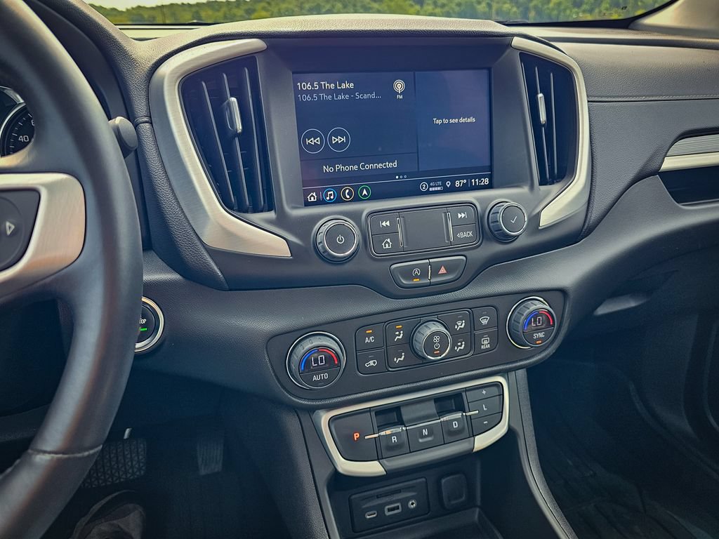 Used 2022 GMC Terrain SLT w/ Infotainment Package II AWD/4WD image 24