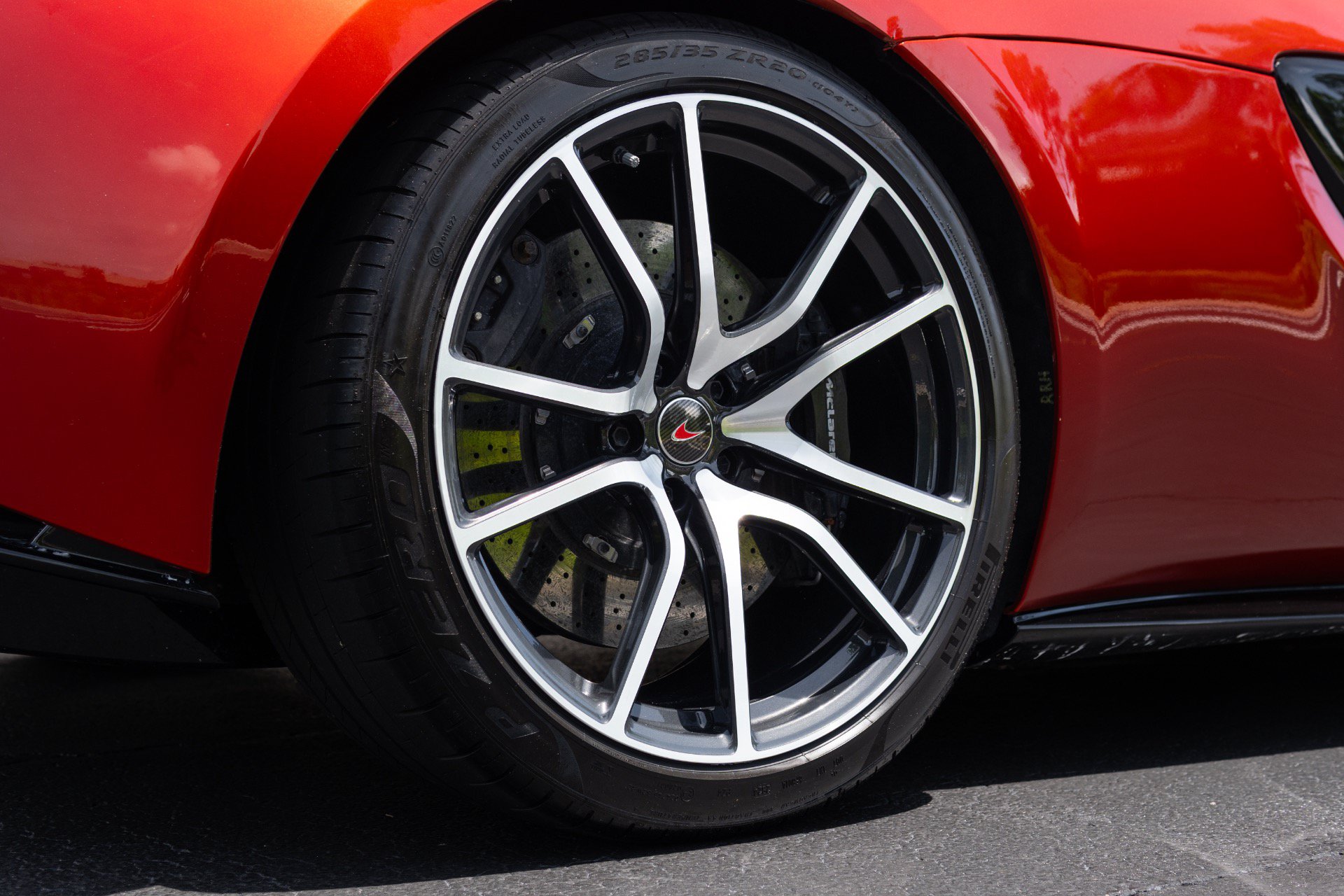 Used 2018 McLaren 570S RWD image 15