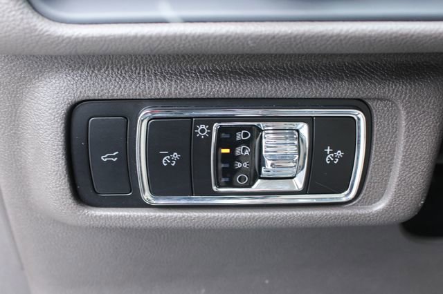 Used 2024 Lincoln Corsair Premiere image 15