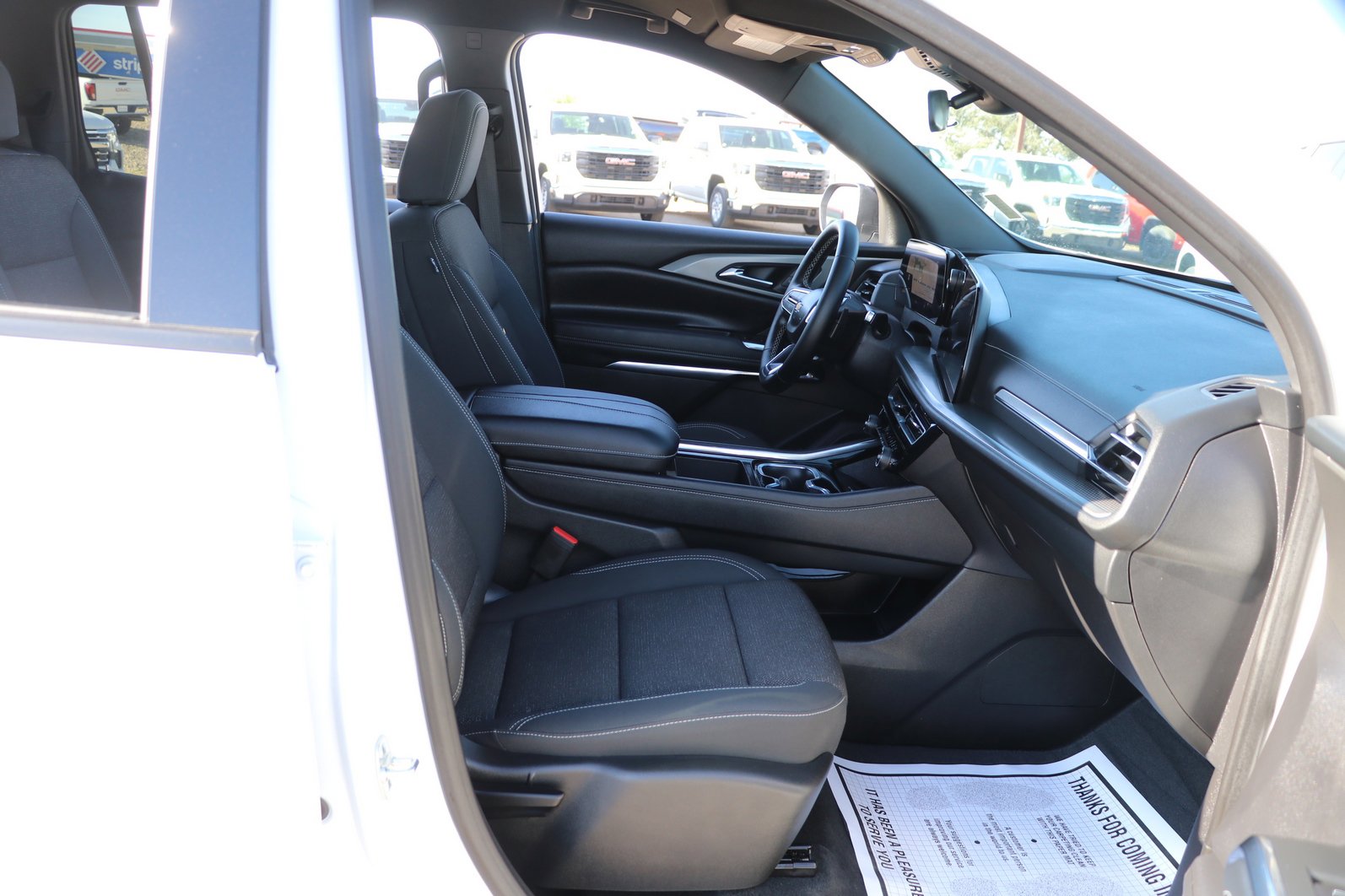 Used 2026 Chevrolet Traverse LT image 35