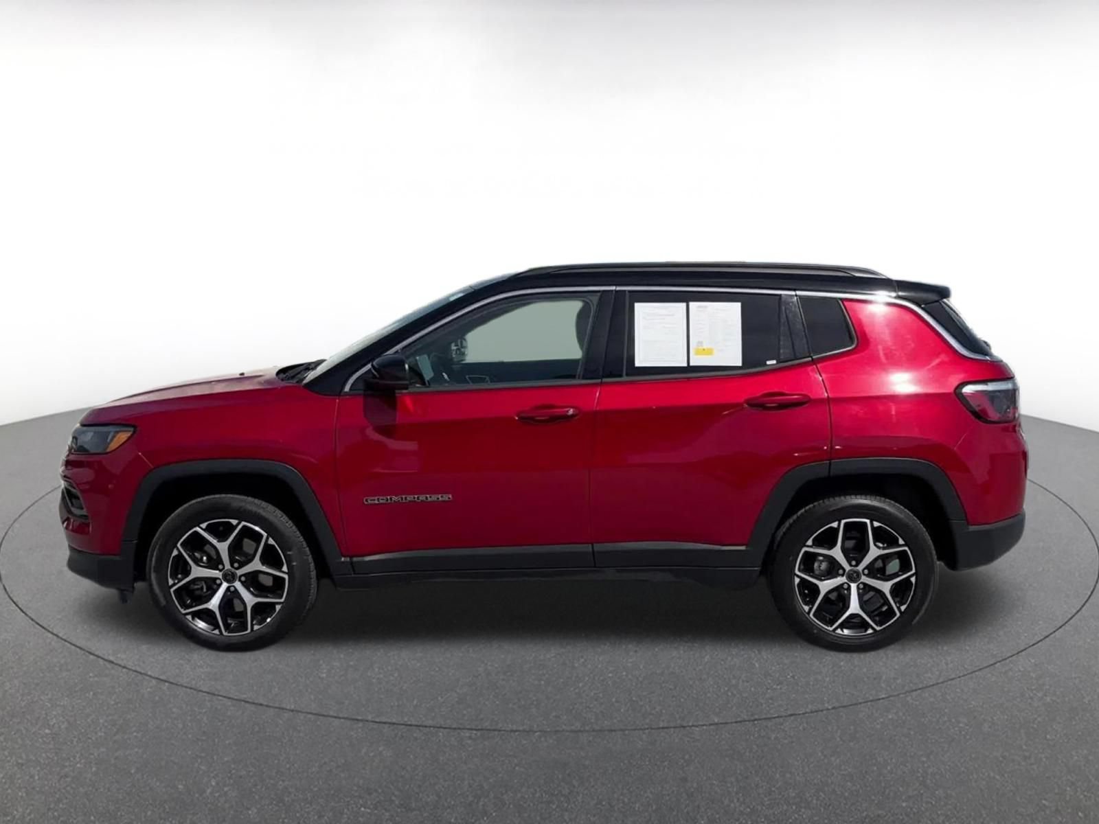 Used 2025 Jeep Compass Limited AWD/4WD image 9