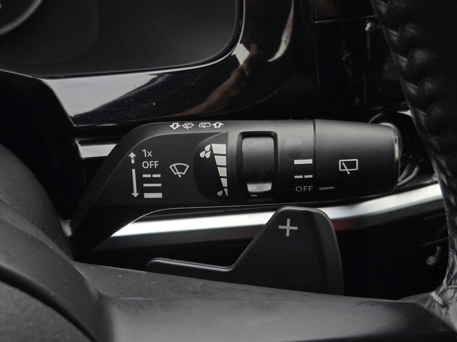 Used 2024 Nissan Pathfinder SV image 22