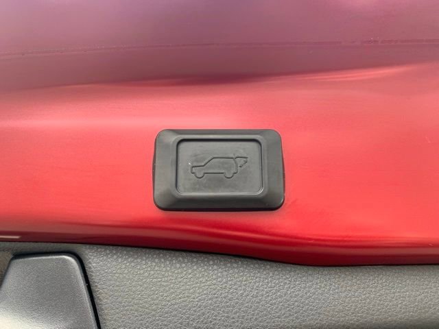 Used 2024 Toyota RAV4 XLE w/ Convenience Package image 6