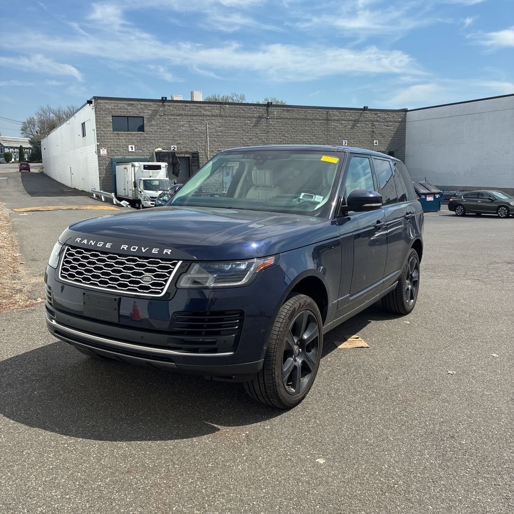 Used 2019 Land Rover Range Rover Supercharged image 2