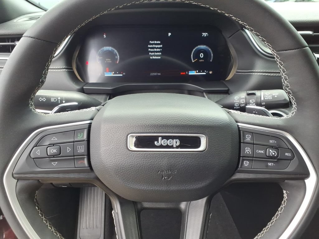 Used 2023 Jeep Grand Cherokee L Laredo AWD/4WD image 31