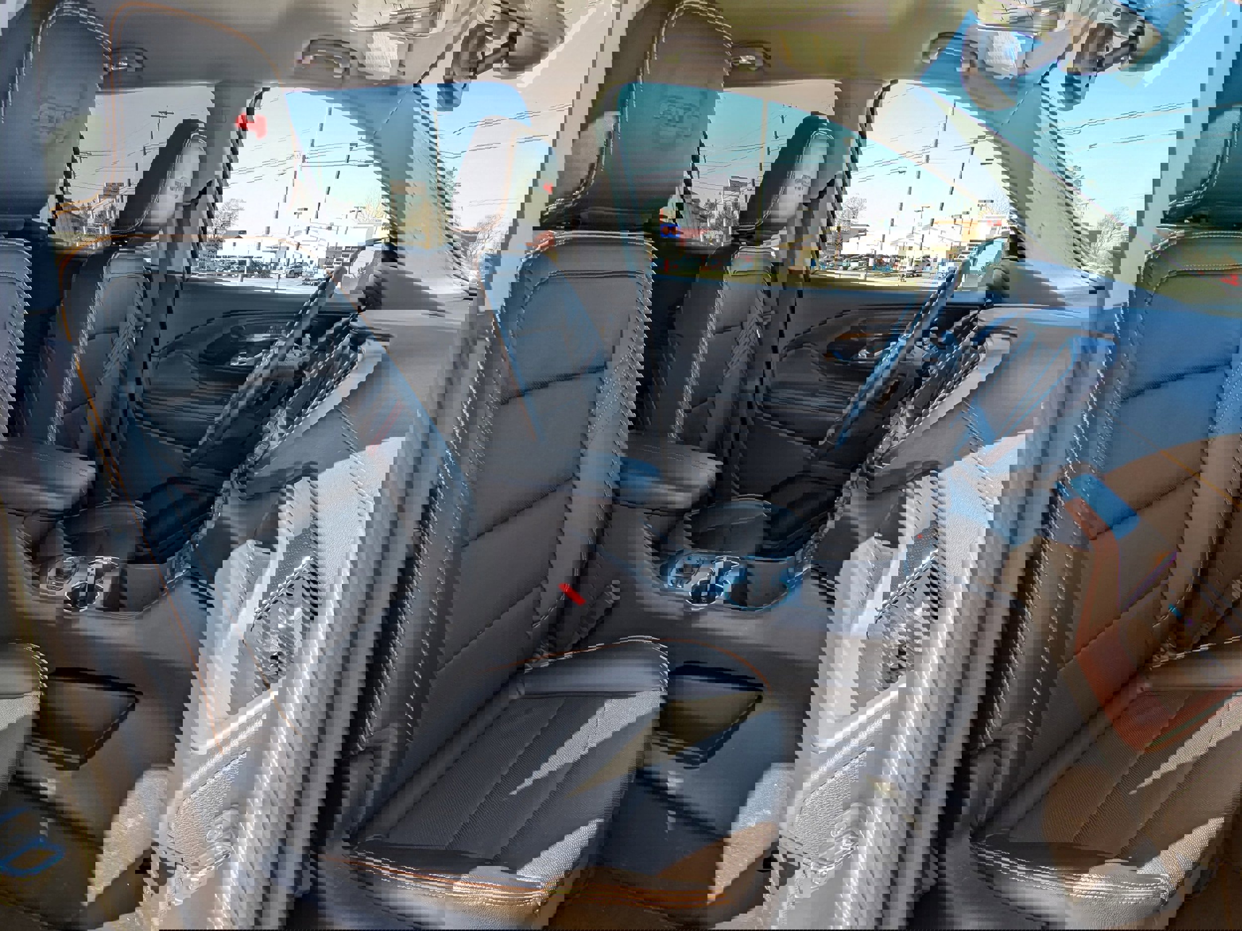 Used 2023 GMC Terrain AT4 image 10