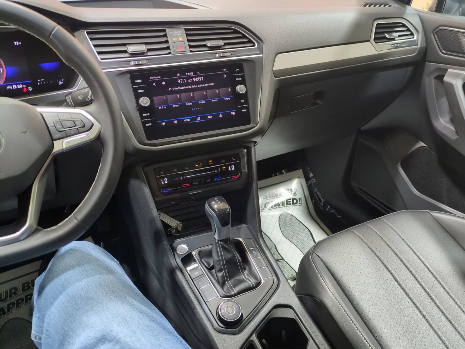 Used 2024 Volkswagen Tiguan SE w/ Panoramic Sunroof Package AWD/4WD image 24
