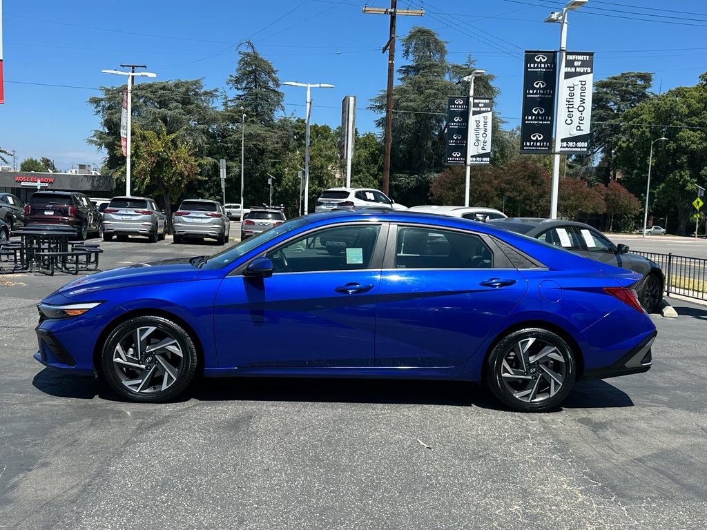 Used 2024 Hyundai Elantra Limited FWD image 3