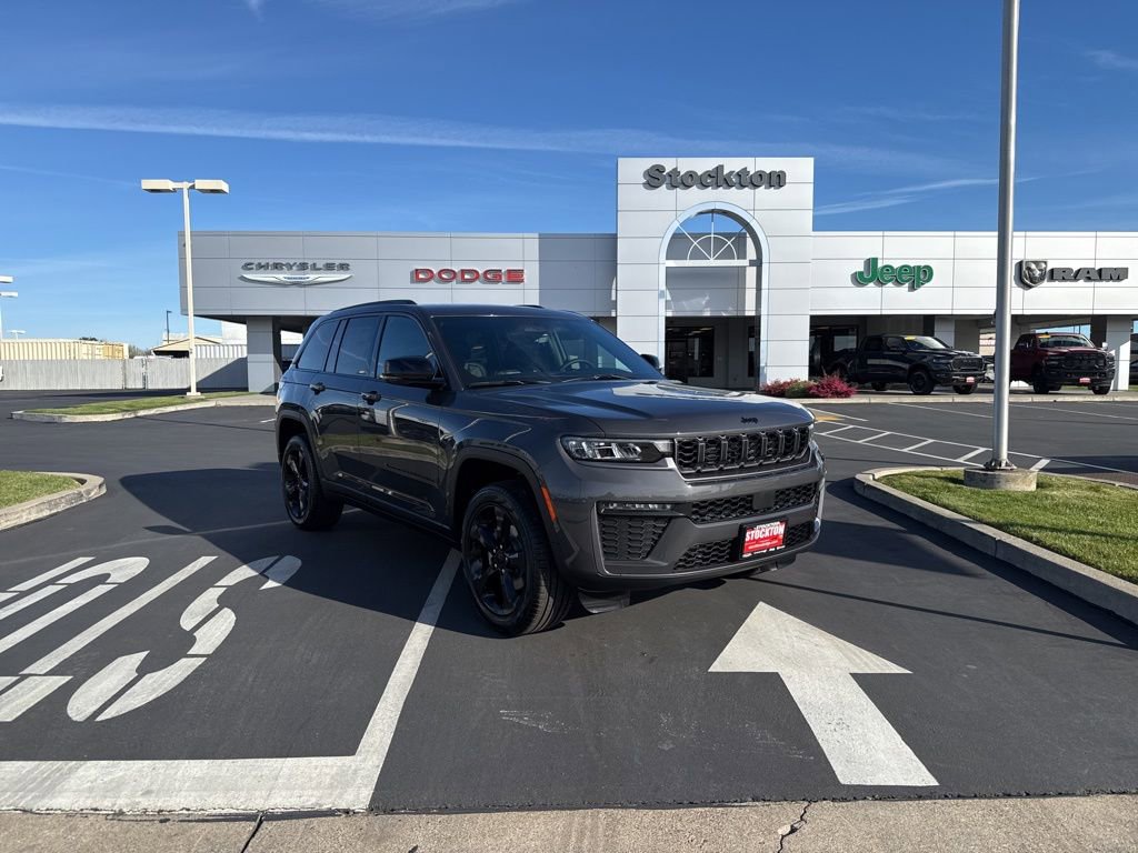 New 2026 Jeep Grand Cherokee Limited w/ Limited Altitude Package