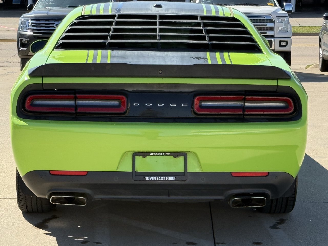 Used 2015 Dodge Challenger R/T RWD image 6