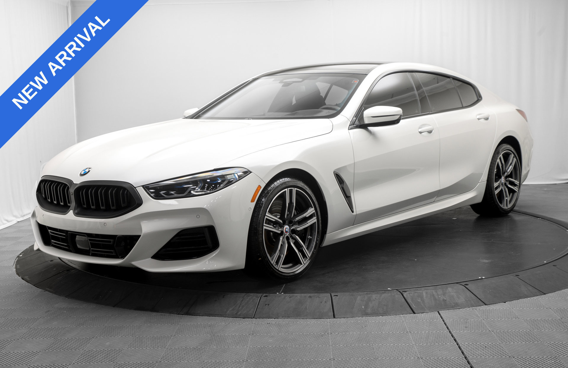 Used 2025 BMW 840i xDrive AWD/4WD image 3