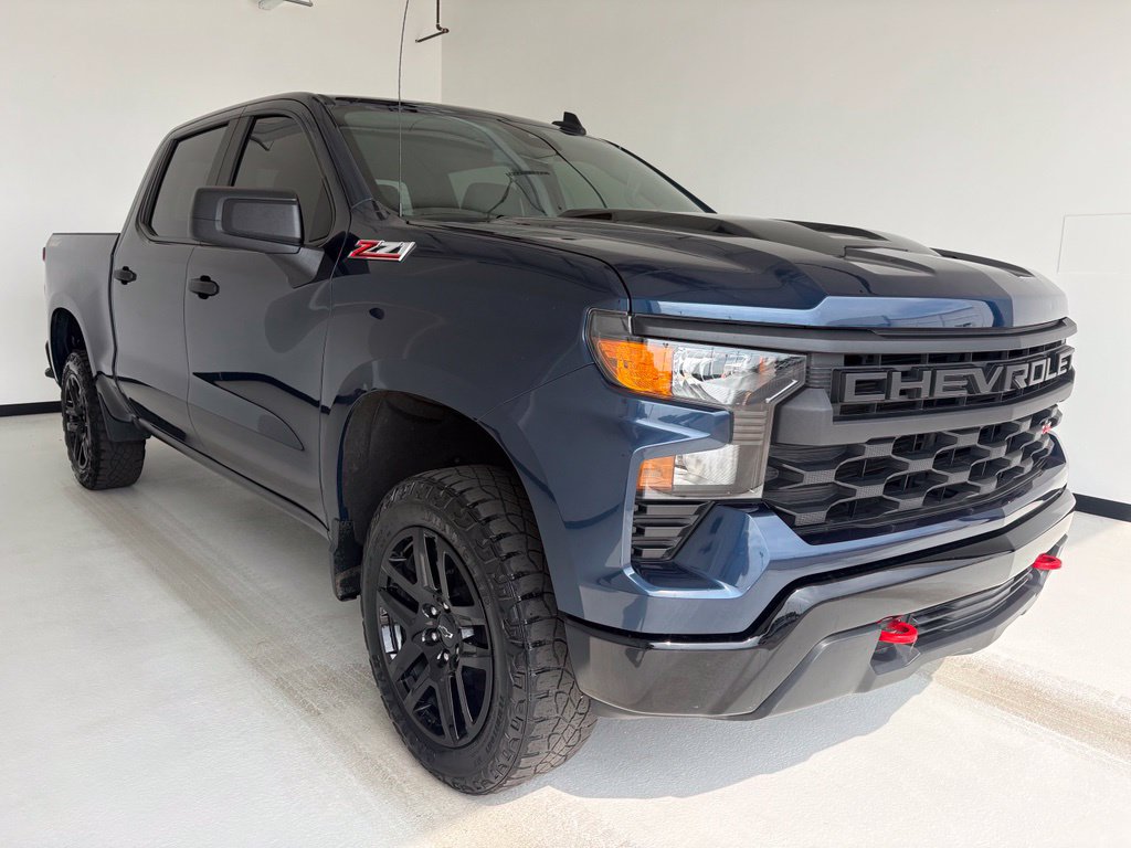 Used 2022 Chevrolet Silverado 1500 Custom Trail Boss w/ LPO, Dark Essentials Package AWD/4WD image 1