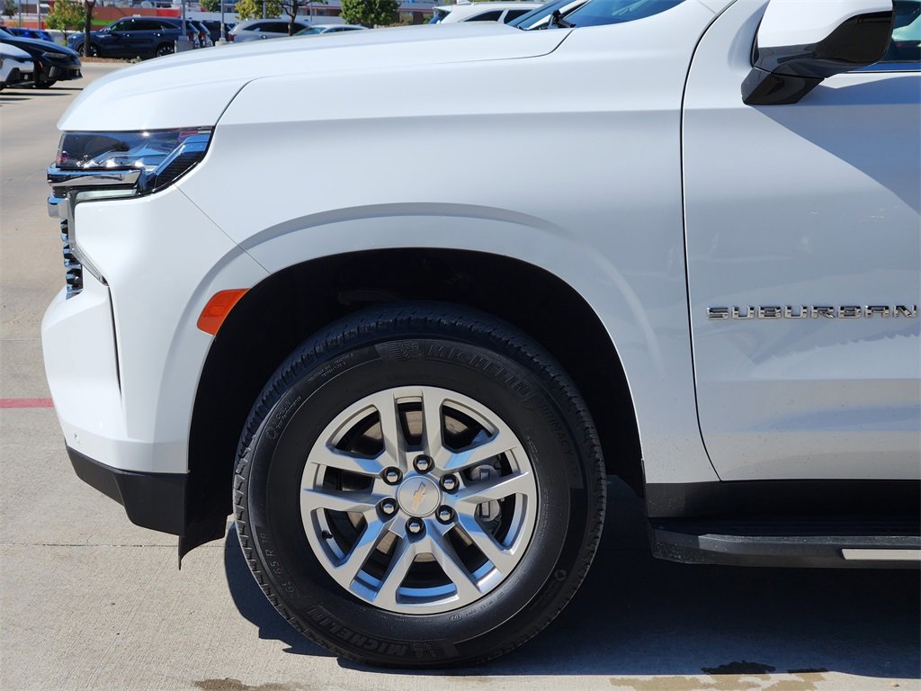 Used 2024 Chevrolet Suburban LT image 8