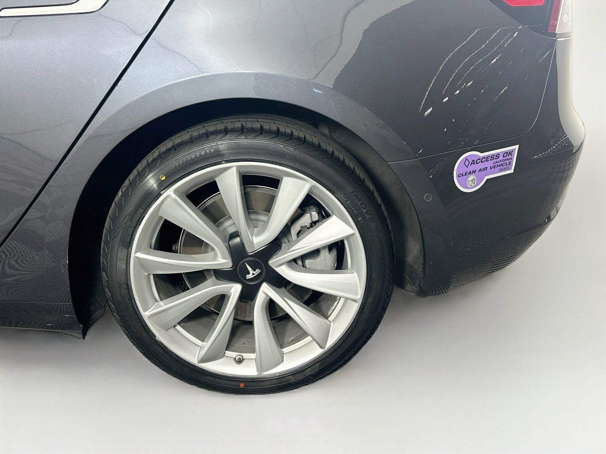 Used 2018 Tesla Model 3 Long Range AWD/4WD image 11