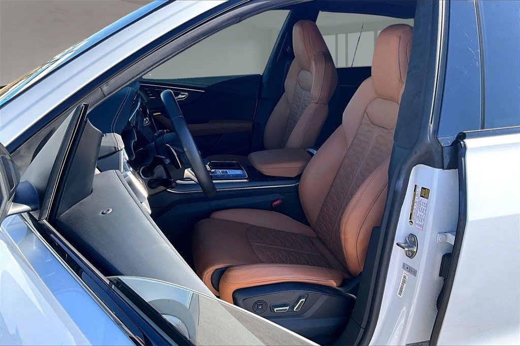 Used 2023 Audi RS Q8 w/ Black Optic Package image 26