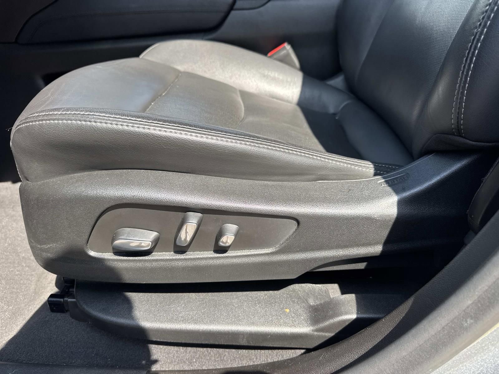 Used 2024 Cadillac XT6 Premium Luxury FWD image 19
