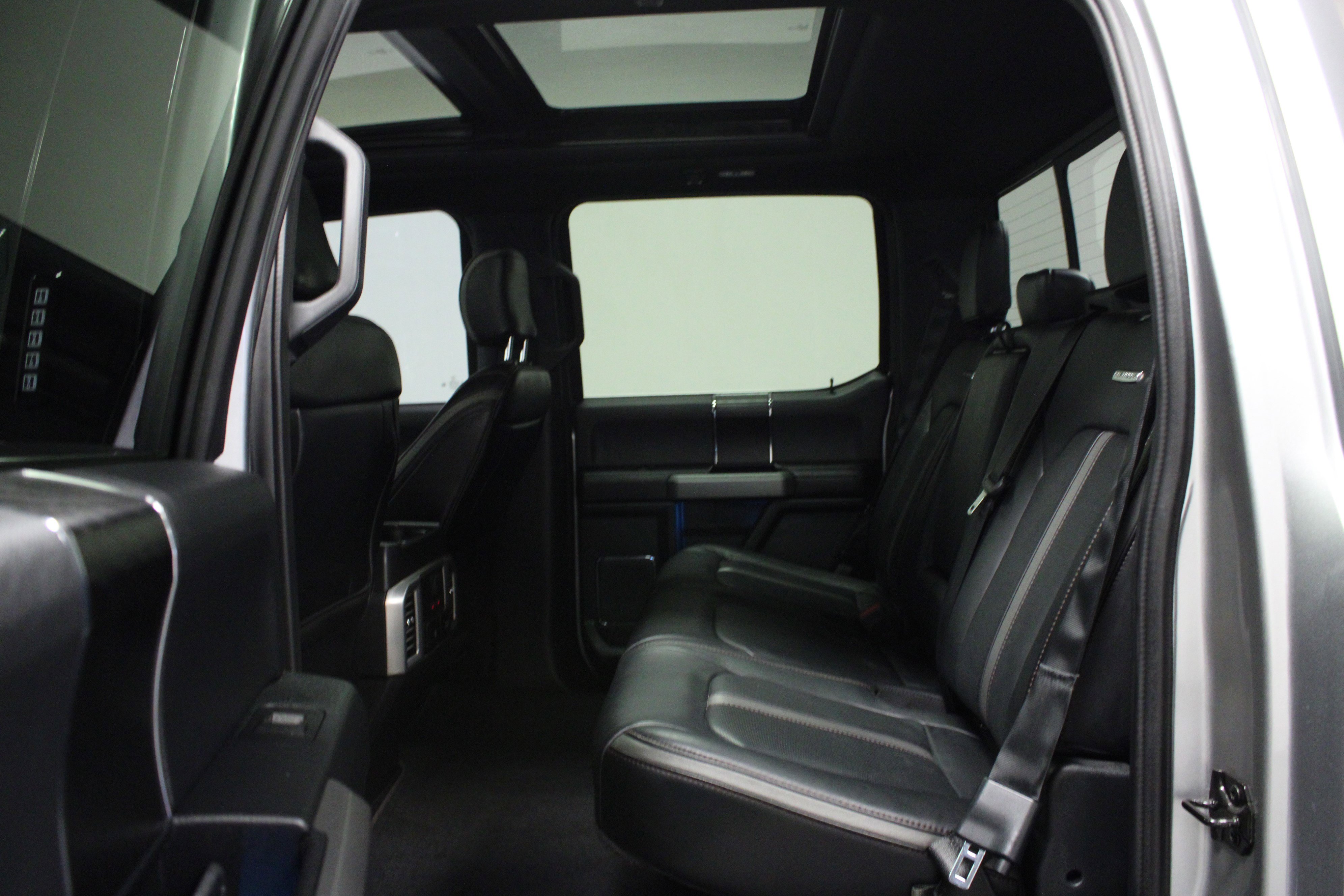 Used 2020 Ford F150 Platinum w/ Technology Package AWD/4WD image 13