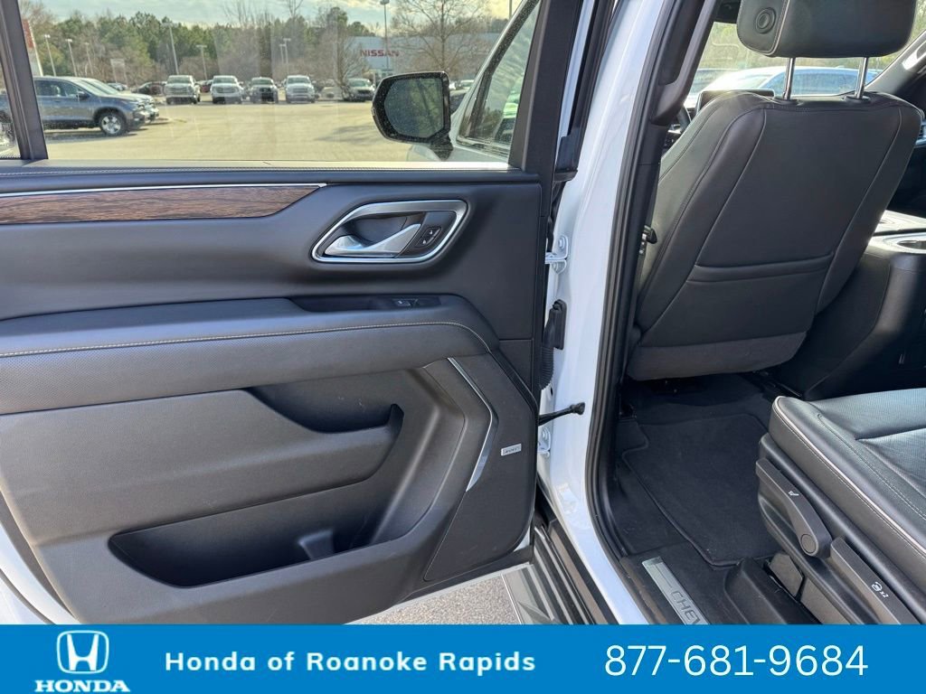 Used 2024 Chevrolet Suburban Premier image 28
