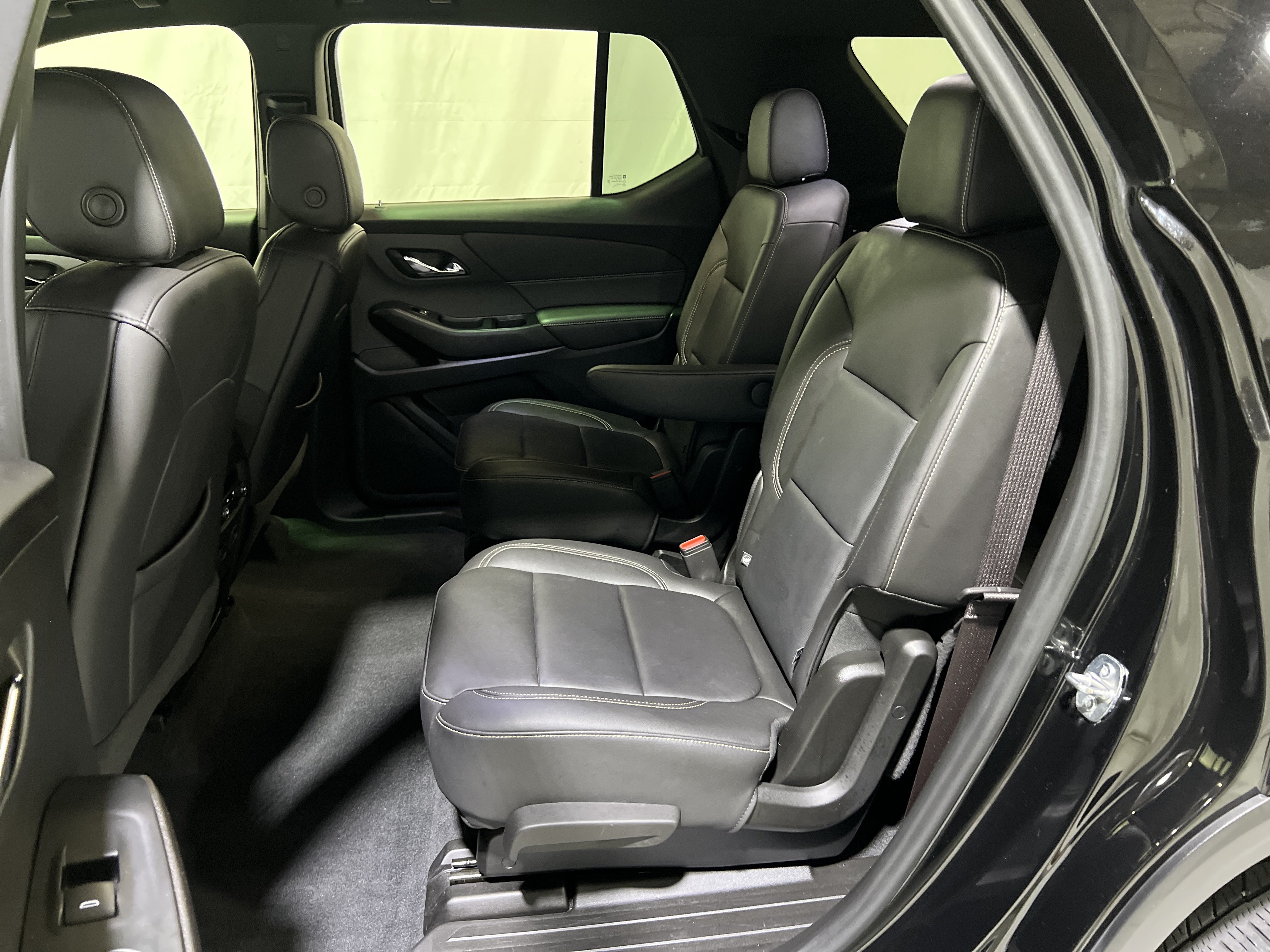 Certified 2023 Chevrolet Traverse LT w/ LT Premium Package AWD/4WD image 17