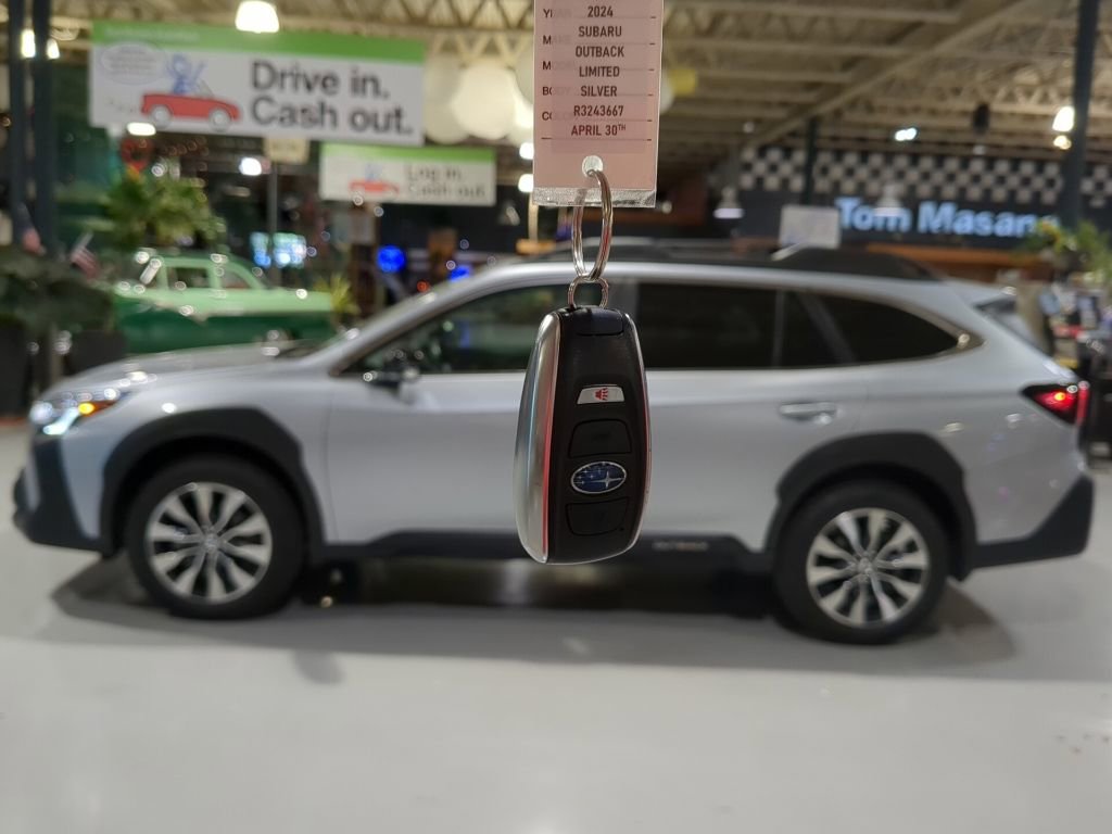 Used 2024 Subaru Outback Limited AWD/4WD image 10