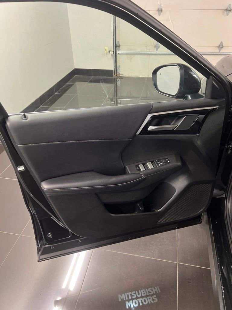 Used 2024 Mitsubishi Outlander SE AWD/4WD image 23