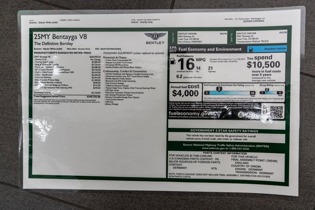 Used 2025 Bentley Bentayga image 54