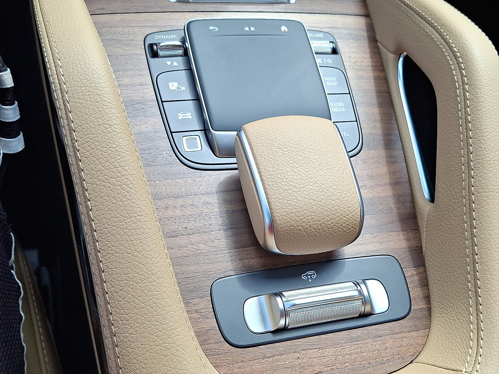 New 2026 Mercedes-Benz GLS 450 4MATIC image 14