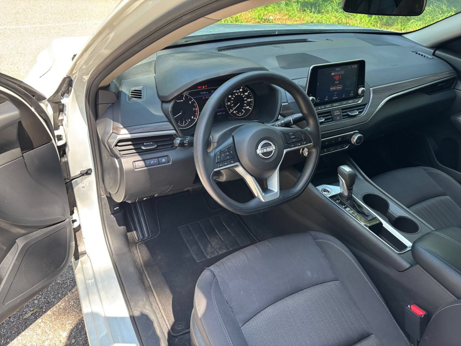 Used 2025 Nissan Altima 2.5 SV FWD image 29
