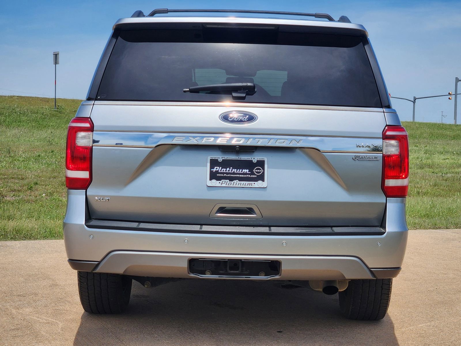 Used 2020 Ford Expedition Max XLT w/ Equipment Group 202A AWD/4WD image 8