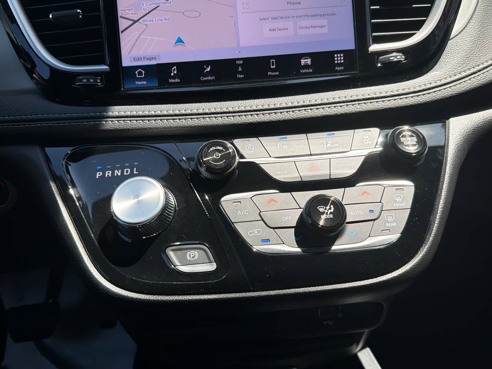 New 2027 Chrysler Pacifica Select w/ Family Tech Group FWD image 28