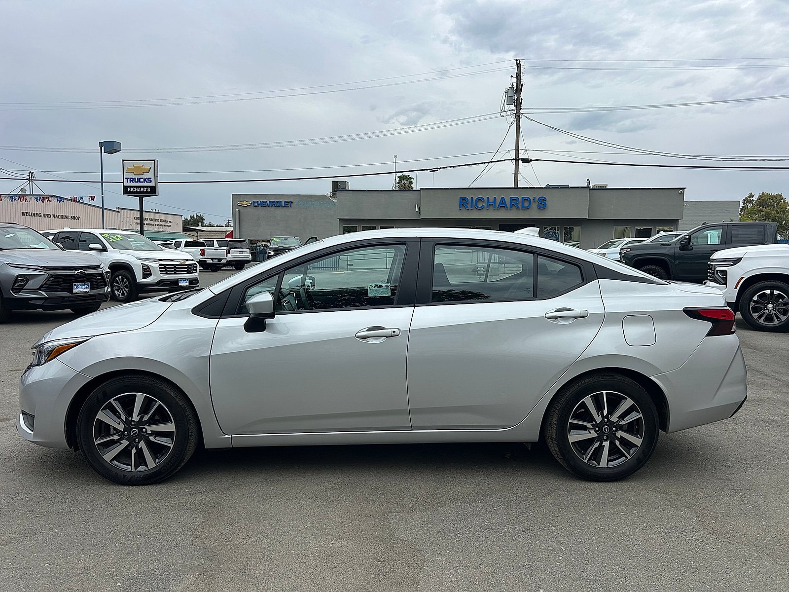 Used 2025 Nissan Versa SV FWD image 6