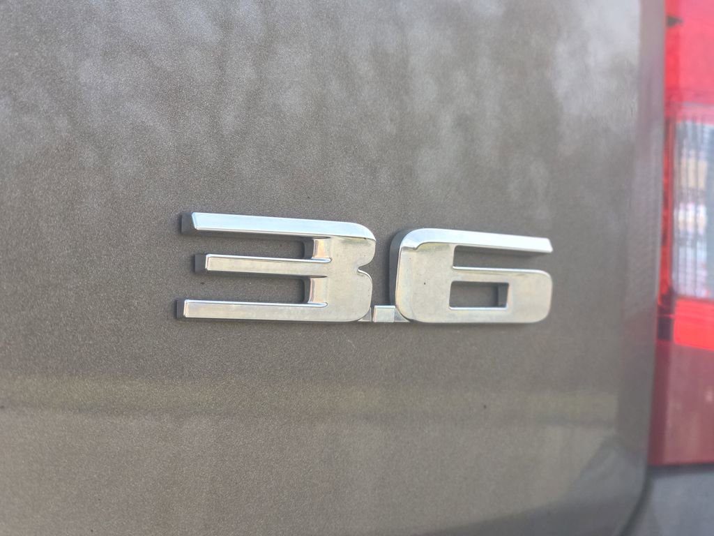 Used 2015 Cadillac SRX FWD image 16