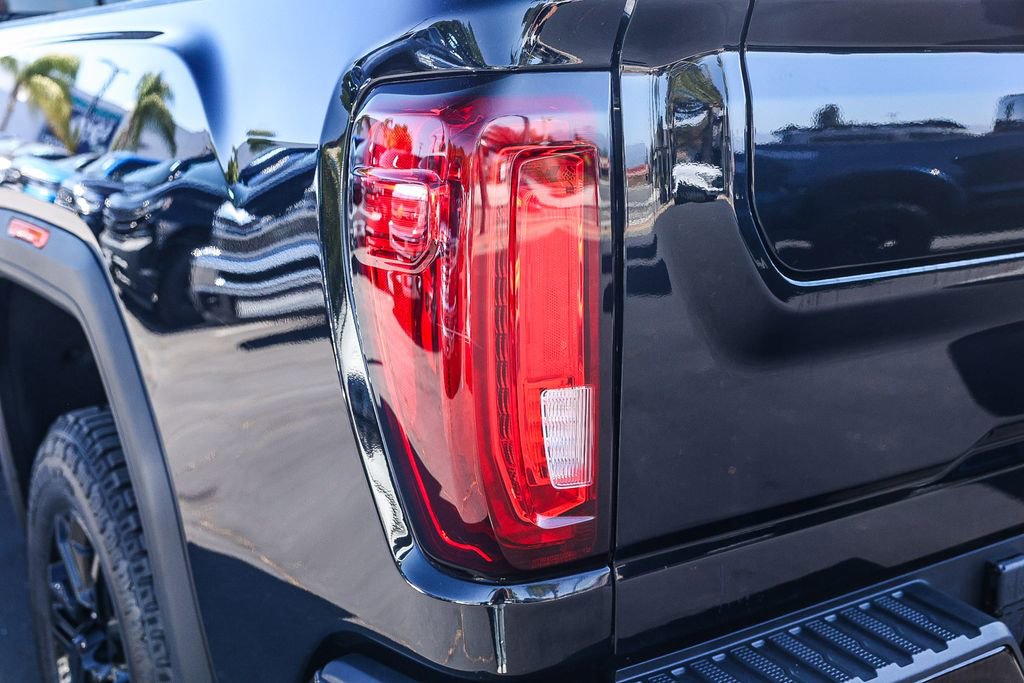 Used 2021 GMC Sierra 2500 Denali w/ Denali Black Diamond Edition image 9