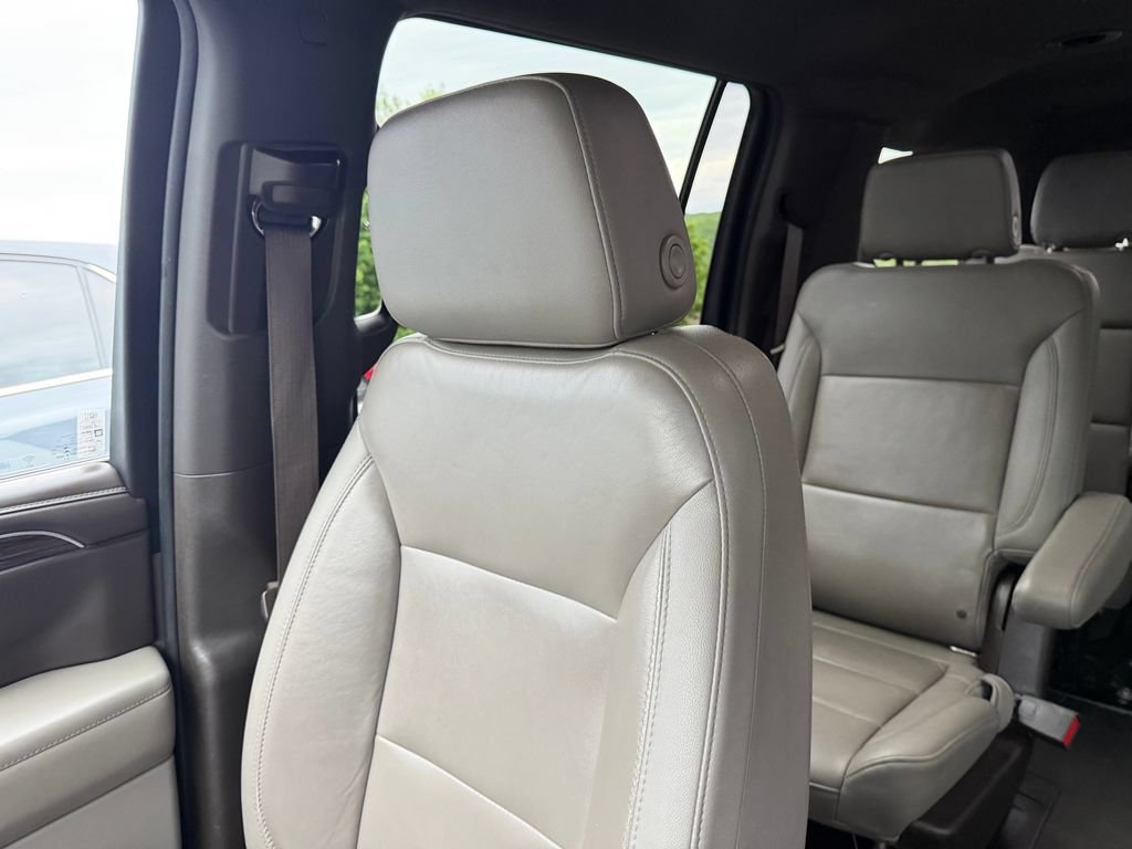 Used 2021 Chevrolet Suburban Z71 w/ Z71 Off-Road Package AWD/4WD image 21