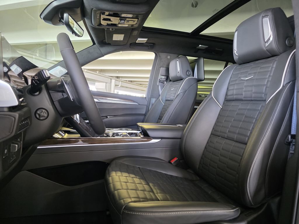 New 2026 Cadillac Escalade Platinum Sport AWD/4WD image 18