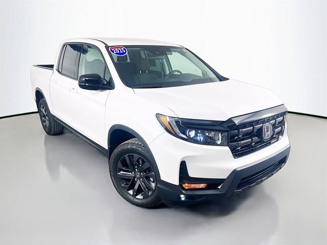 Used 2025 Honda Ridgeline Sport image 2