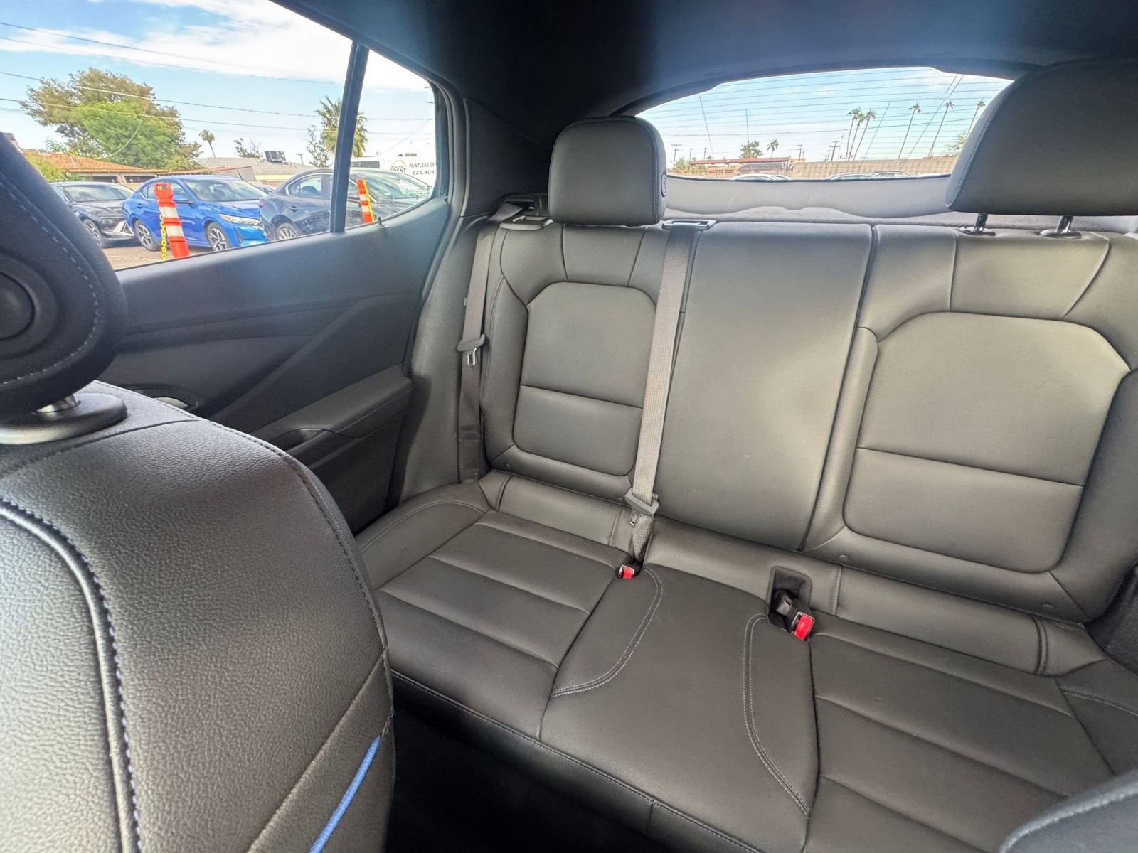 Used 2025 Buick Envista Sport Touring image 38