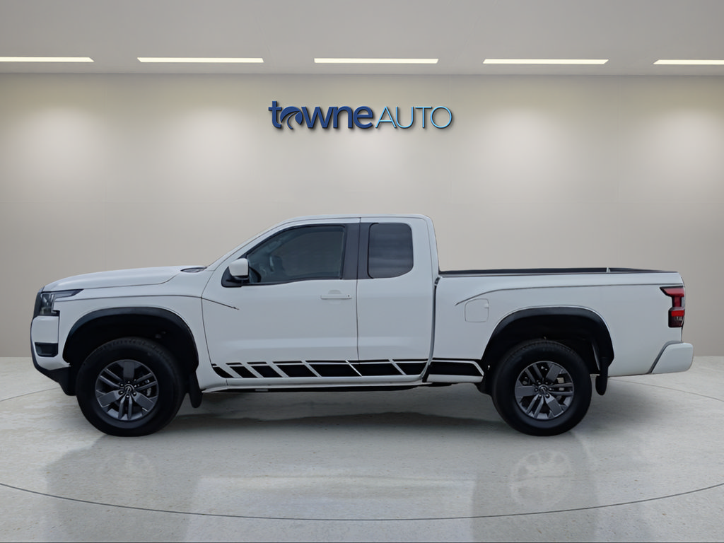 Used 2025 Nissan Frontier SV AWD/4WD image 3