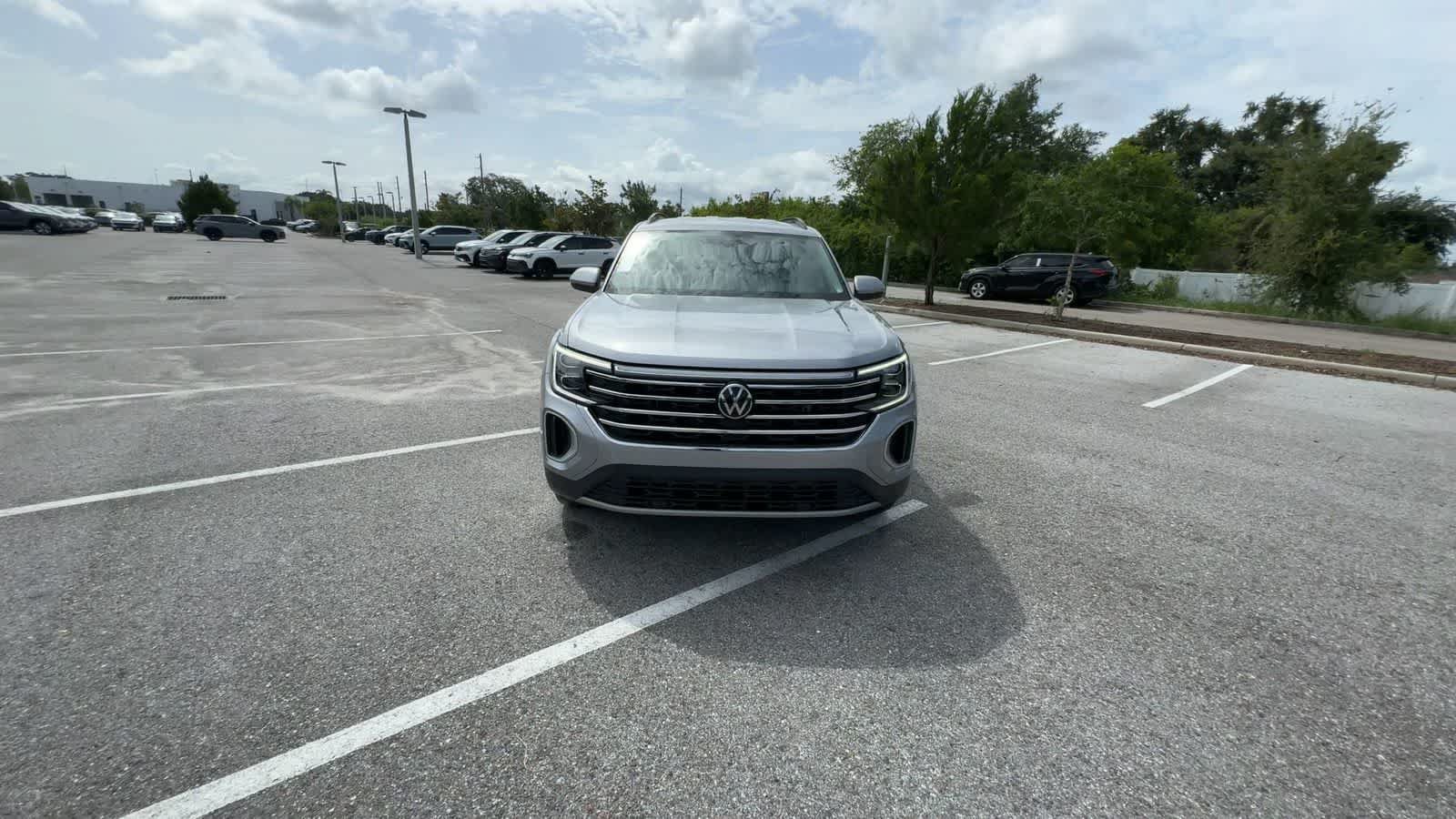 Used 2024 Volkswagen Atlas SE FWD image 3