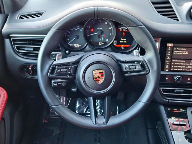 Used 2025 Porsche Macan image 15