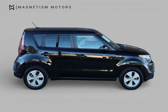 Used 2016 Kia Soul FWD image 3