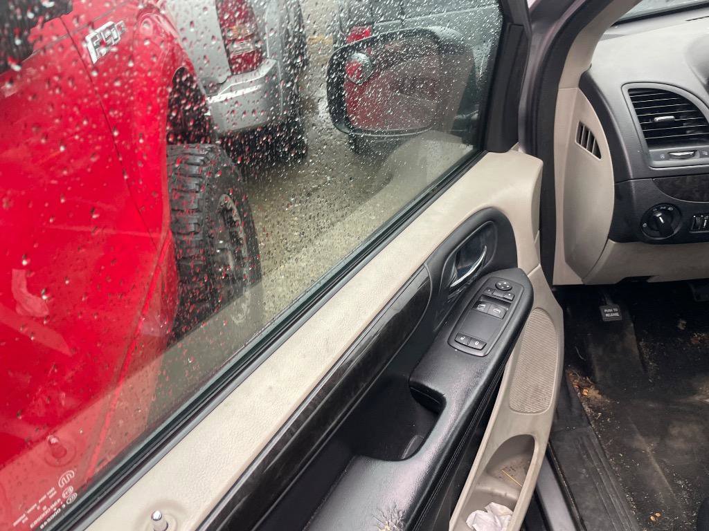 Used 2013 Dodge Grand Caravan American Value Package image 9