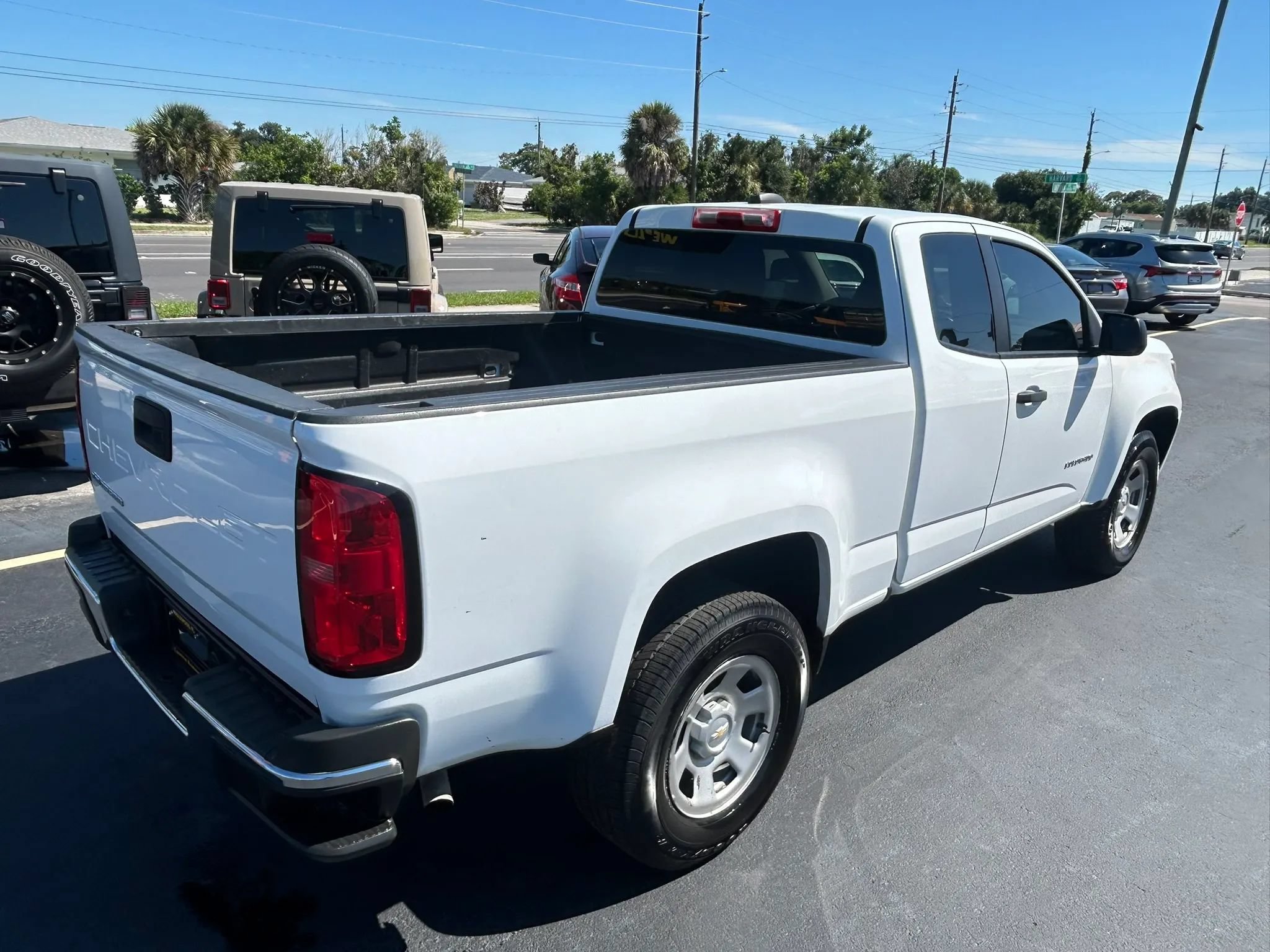 Used 2021 Chevrolet Colorado W/T w/ WT Convenience Package RWD image 2